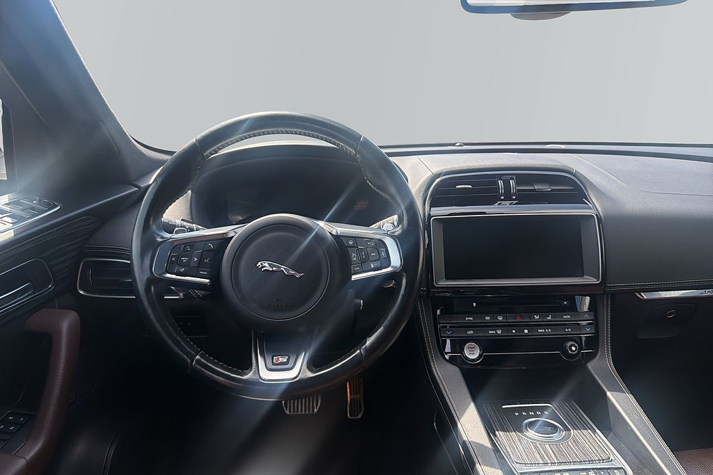 Jaguar F-Pace 2017