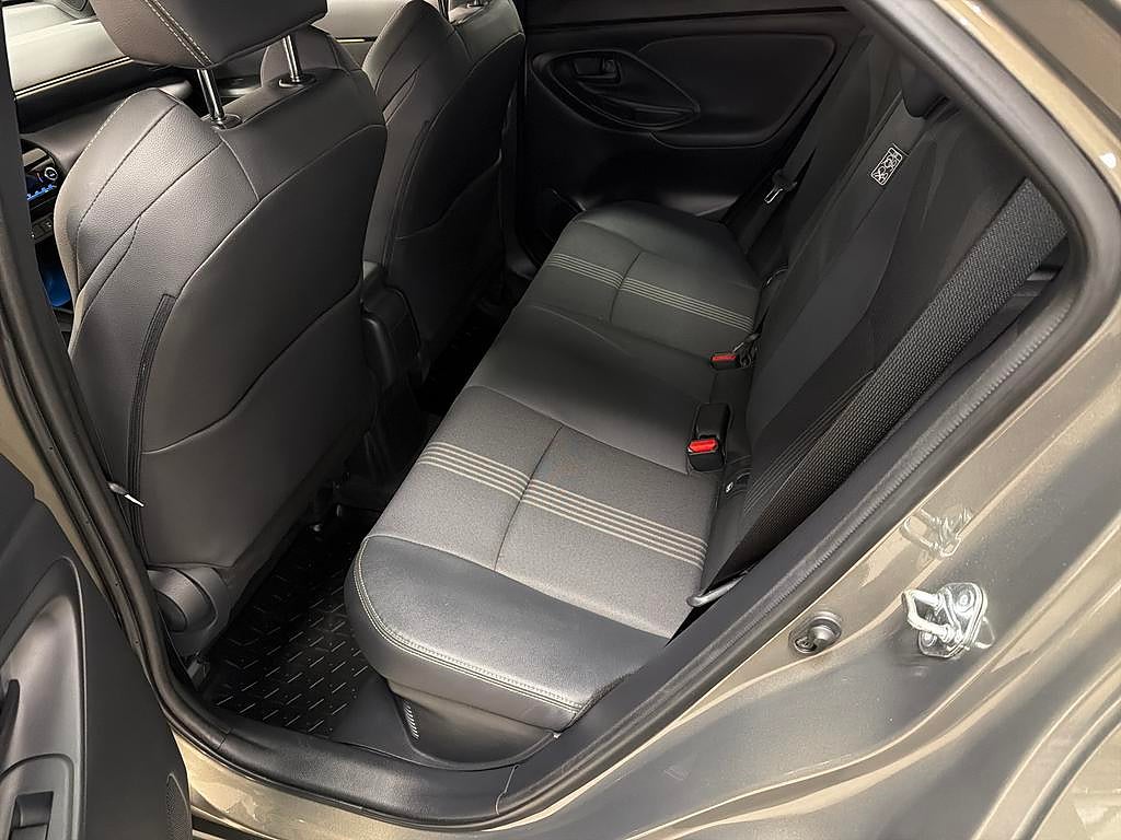 Toyota Yaris Cross 2023 - miniatyr 7