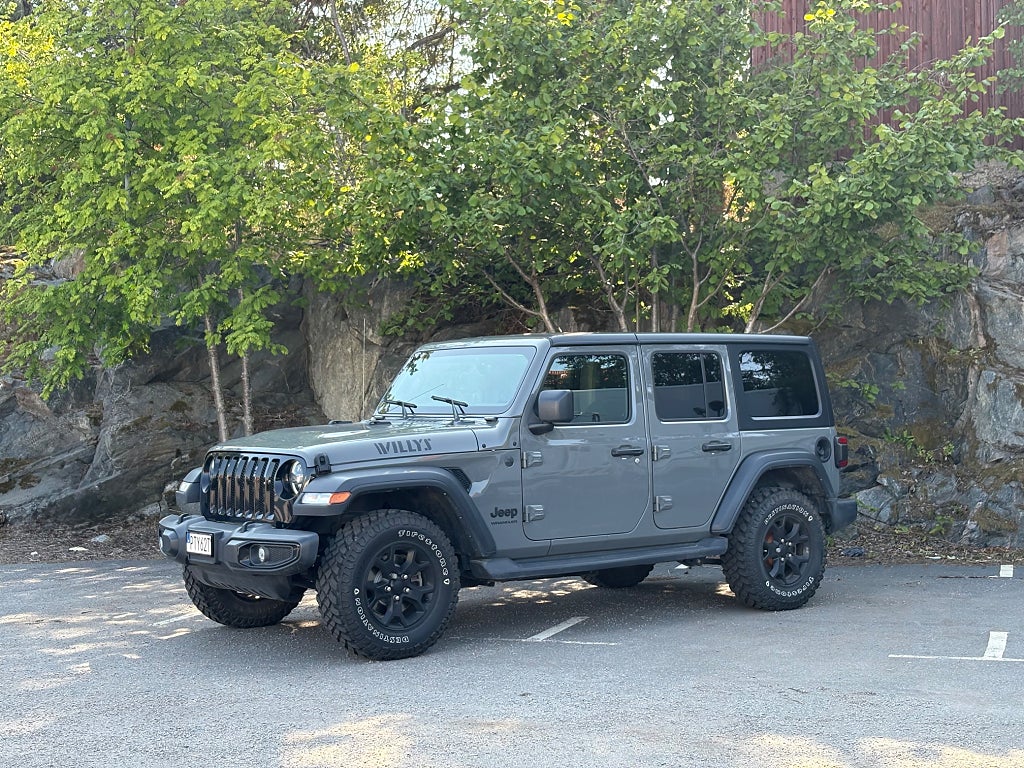 Jeep Wrangler Unlimited Willy’s 4x4 Trailrated - Alpine - Rattvärme