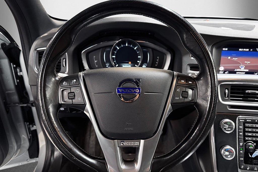 Volvo S60 D4 190hk R-Design |Drag|VOC|HK ljud|Kamera|Navi|