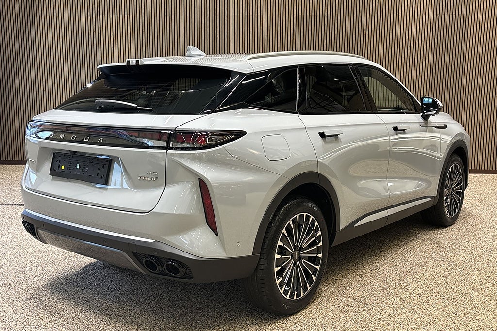 Omoda 9 1.5T + 34.46 kWh PHEV AWD Pano Elstol 360 BLIS Sony HUD