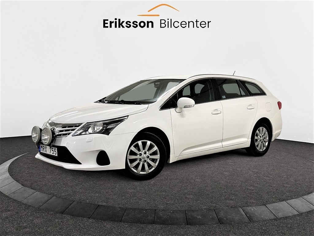 Toyota Avensis Kombi 2.0 D-4D Business 126hk Navi/D-värm/0%Ränta