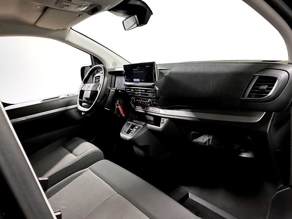 Bild på Citroen SpaceTourer PLUS 2.2 BHDi 180hk Aut 9-SITS BACKKAMERA CAPLAY