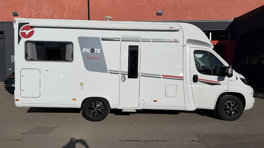 Pilote Selection P 696U 2,3 140hk Aut, Sittgrupp bak, skinn!