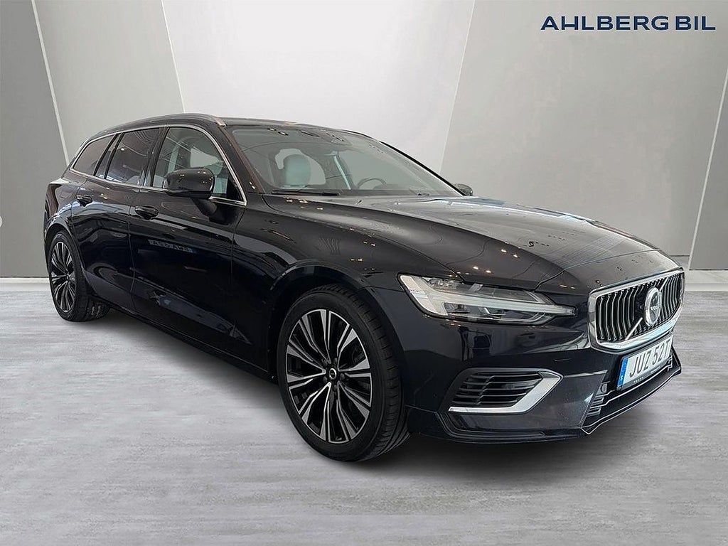 Volvo V60 Recharge T6 Core Edition. Backkamera, Navi, Ada...