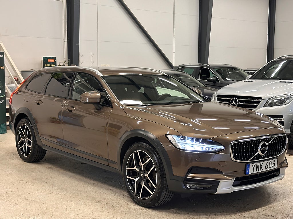 Volvo V90 Cross Country D4 AWD 190HK PRO DRAG KAMERA NAVI VOC BLIS P-SENS DVÄRM