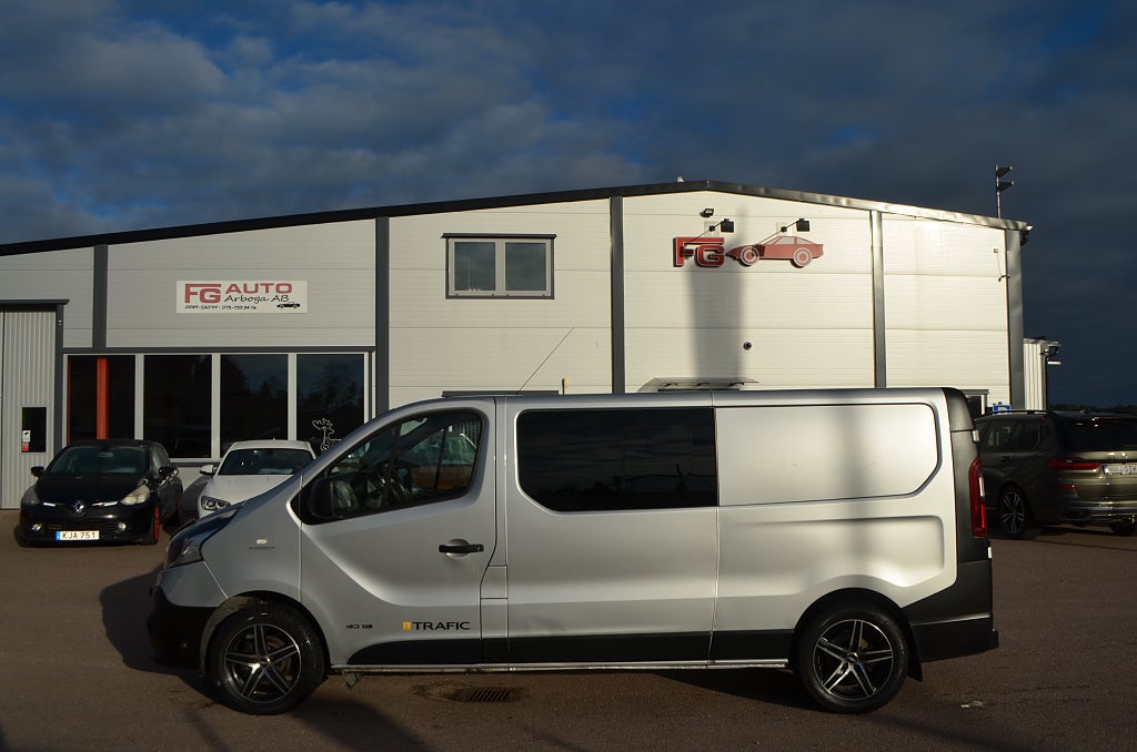 Renault Trafic Kombi Passenger 8-sitsig 1.6 dCi 115 hk D-Värmare Drag