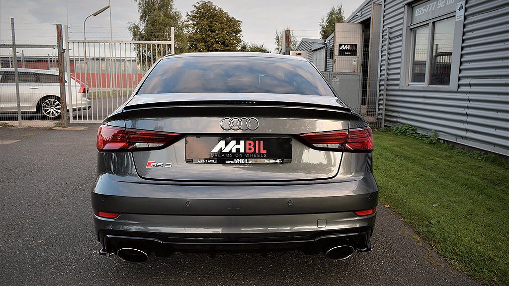 Audi RS3 trimmats så att den har 70 hästkrafter till. 