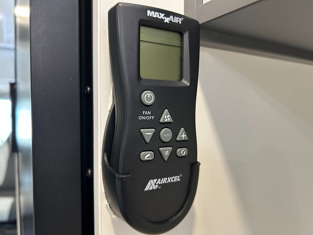 Pilote V630J / Keyless / MaxxFan / Utedusch / Automat  - Pilote