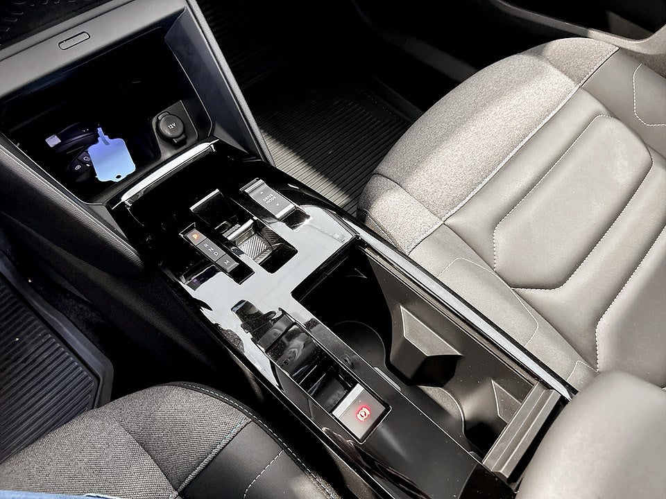 Bild på Citroën C4 Shine 1.2 PT 130hk Aut - 360-KAMERA, CARPLAY