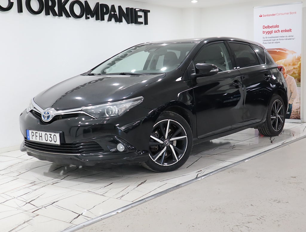 Toyota Auris Hybrid e-CVT Intense Edition Kamera Nyservad 1-Ägare