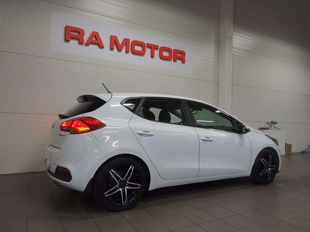 Kia Cee´d 1.6 GDI EX Comfort | M-Värm | Farthållare | PDC 2013