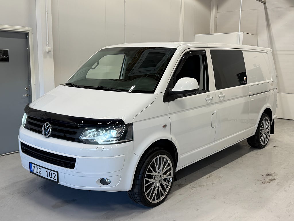 Volkswagen Transporter Kombi 2.0 TDI 4Motion Ny Motor D-Värm Drag Dubbla Skjut