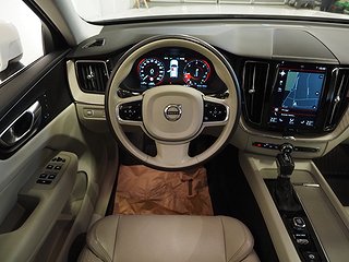 SUV Volvo XC60 16 av 26