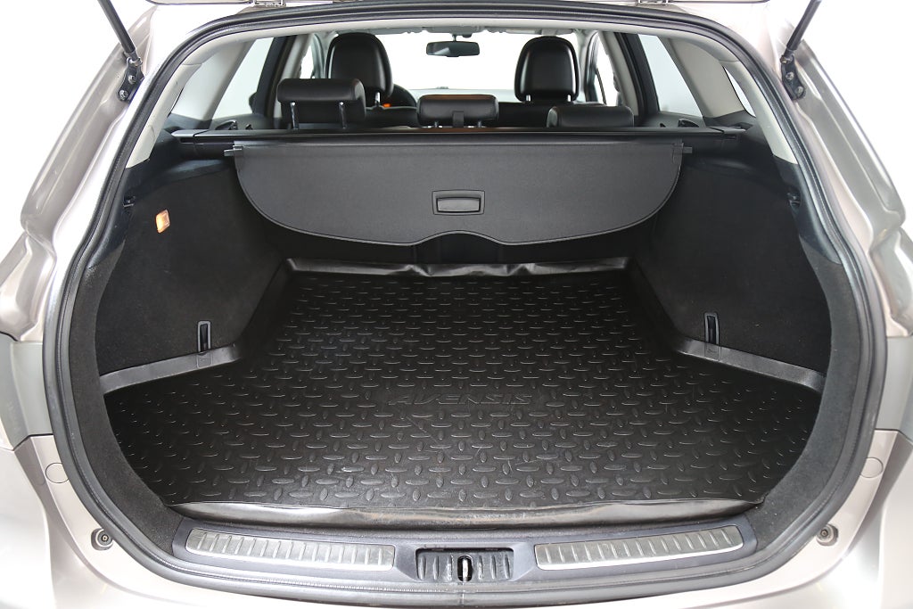 Toyota Avensis 1,8 147hk Edition 50 Kombi Navi Motorv Dragkrok 2015