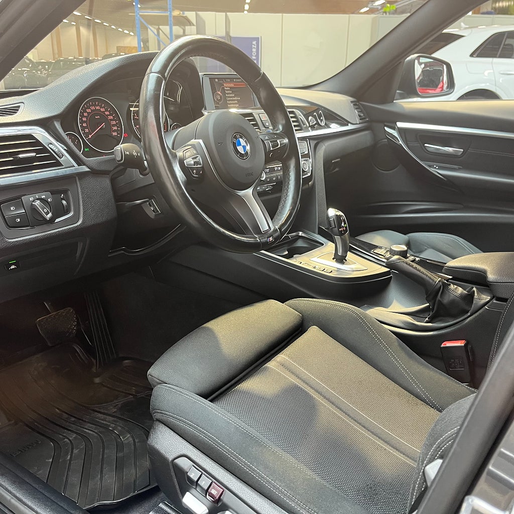 BMW 320D 4,99% Touring Sport line Backkamera Drag Rattvärme