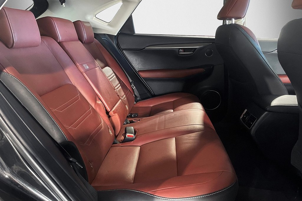 Lexus NX 300h AWD 2.5 AWD| BUSINESS | PREMIUM | LÄDER 2016