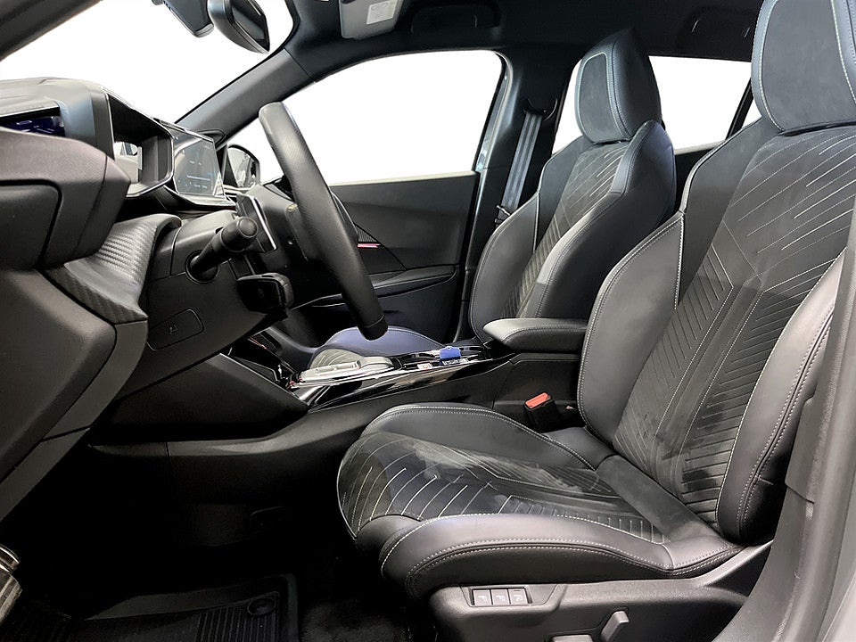 Bild på Peugeot 2008 GT Hybrid 145hk Aut B-KAMERA CARPLAY