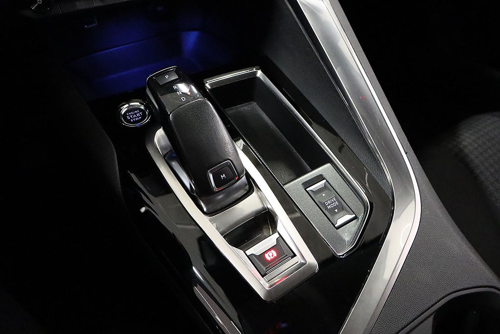 Bild på Peugeot 3008 Active 1.2 PT 130hk Aut - DRAG , CARPLAY