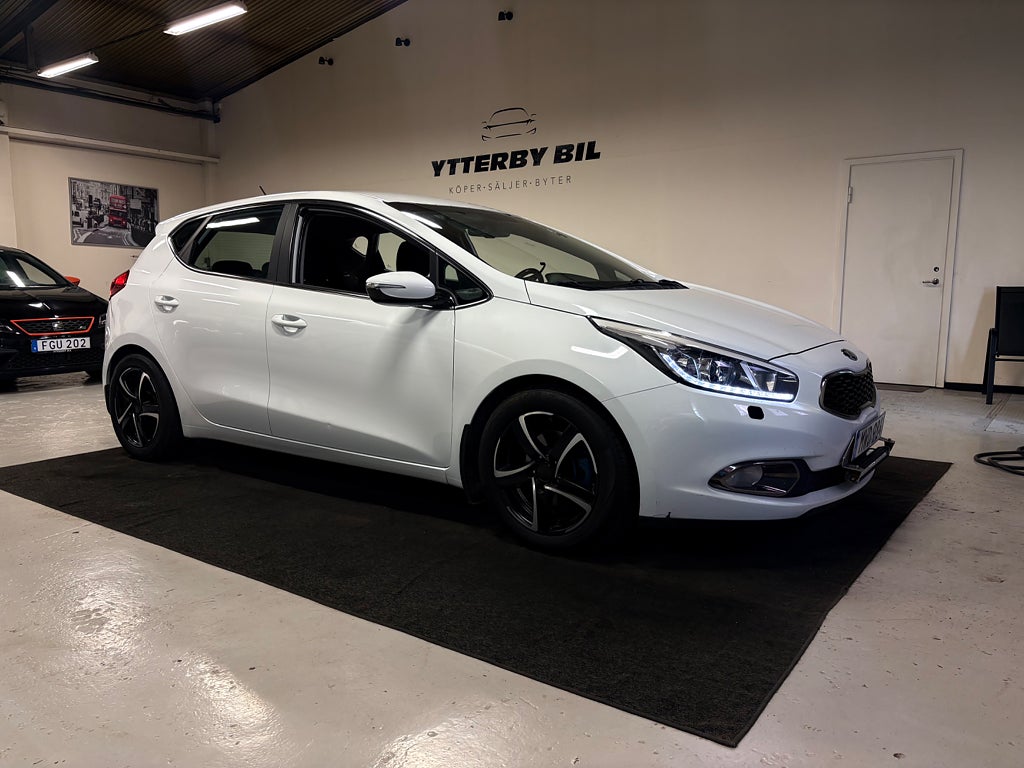 Kia Ceed cee'd 1.6 GDI P-sensorer Dragkrok Bluetooth
