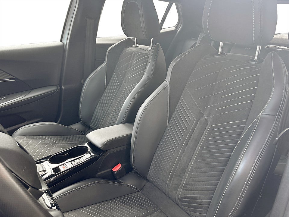 Bild på Peugeot 2008 GT 1.2 PT 130hk Aut B-KAMERA CARPLAY
