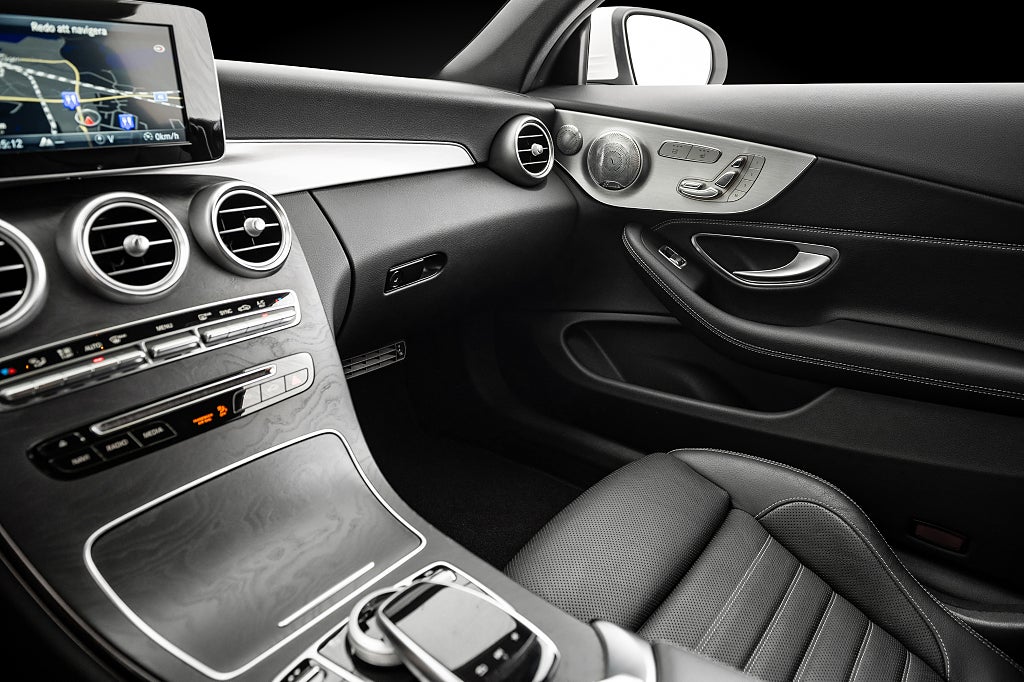 Mercedes-Benz C 2017 - miniatyr 17