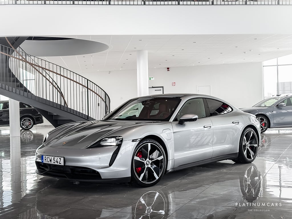 Porsche Taycan 4S Performance 571hk / Sv.såld / Pano / BOSE
