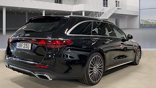 Kombi Mercedes-Benz E 12 av 12