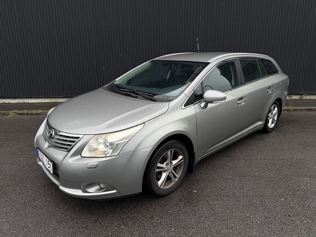Toyota Avensis Kombi 1.8 Business | SoV | 1,95% | **RESERVERAD**