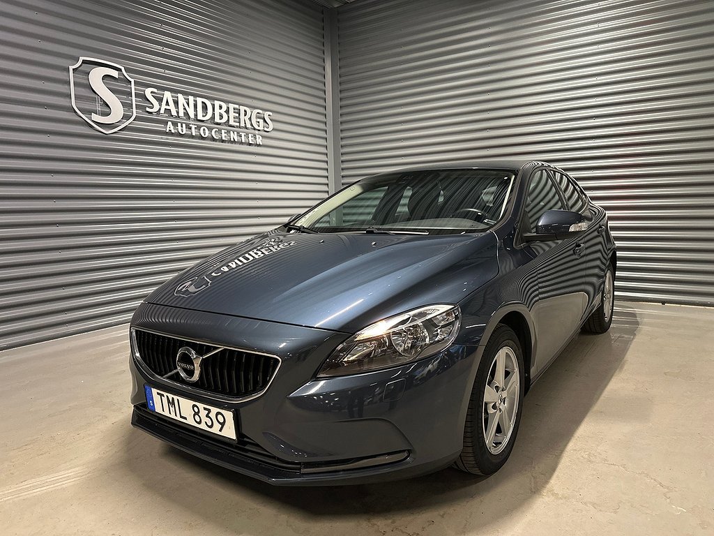 Volvo V40 T2 122hk Kinetic Värmare BT PDC Drag Euro 6