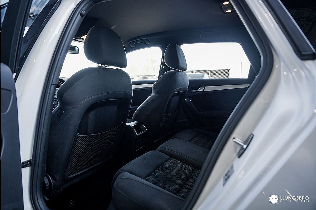 Audi A4 Avant 2.0 TDI Quattro S-Line / PDC /