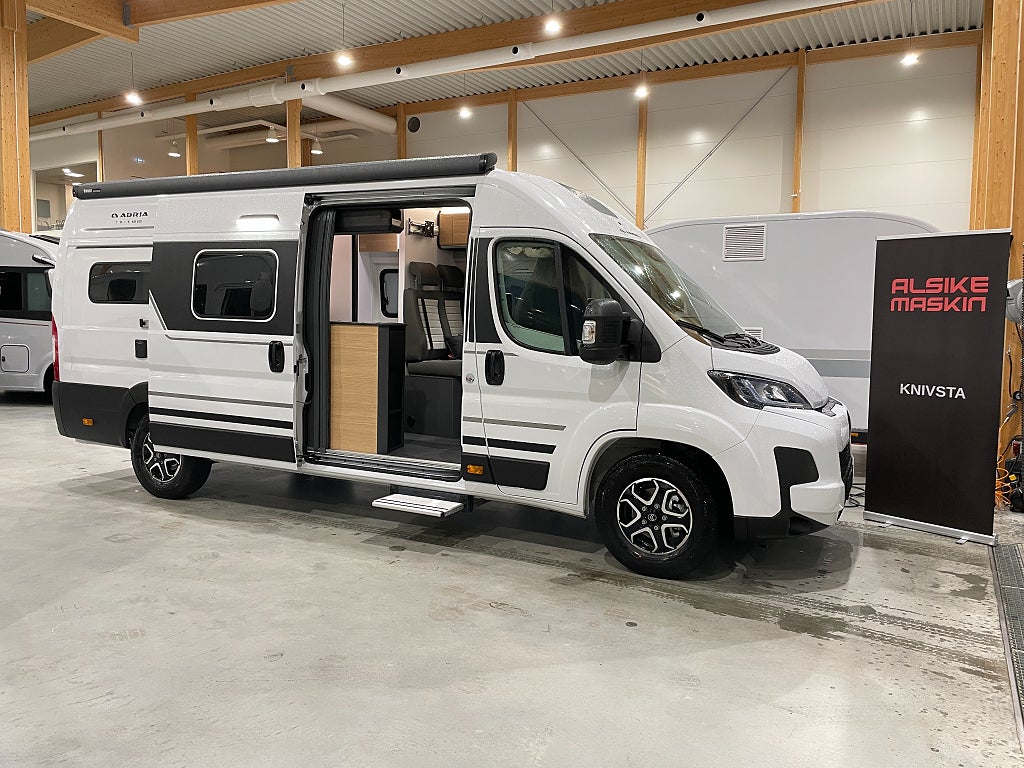 Adria Twin 640 SGX /Automat /höj & sänkbar säng/Multimedia/