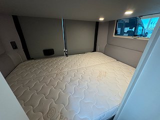 Husbil-halvintegrerad Robeta Ares 165HK 13 av 31