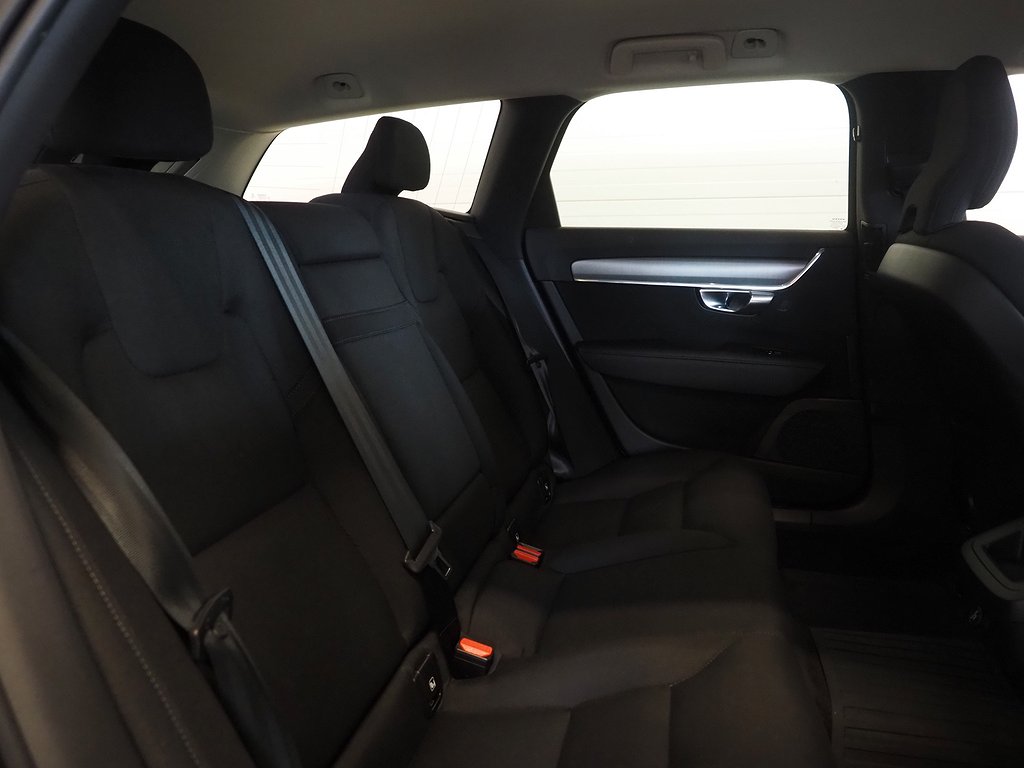 Volvo V90 T4 Geartronic Momentum Drag Kamera Navi Värmare 2019