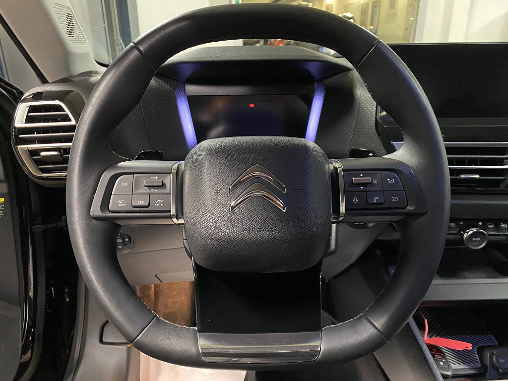 Bild på Citroën C4 X SHINE 1.2 PT 130hk Aut - CARPLAY, RATTVÄRME