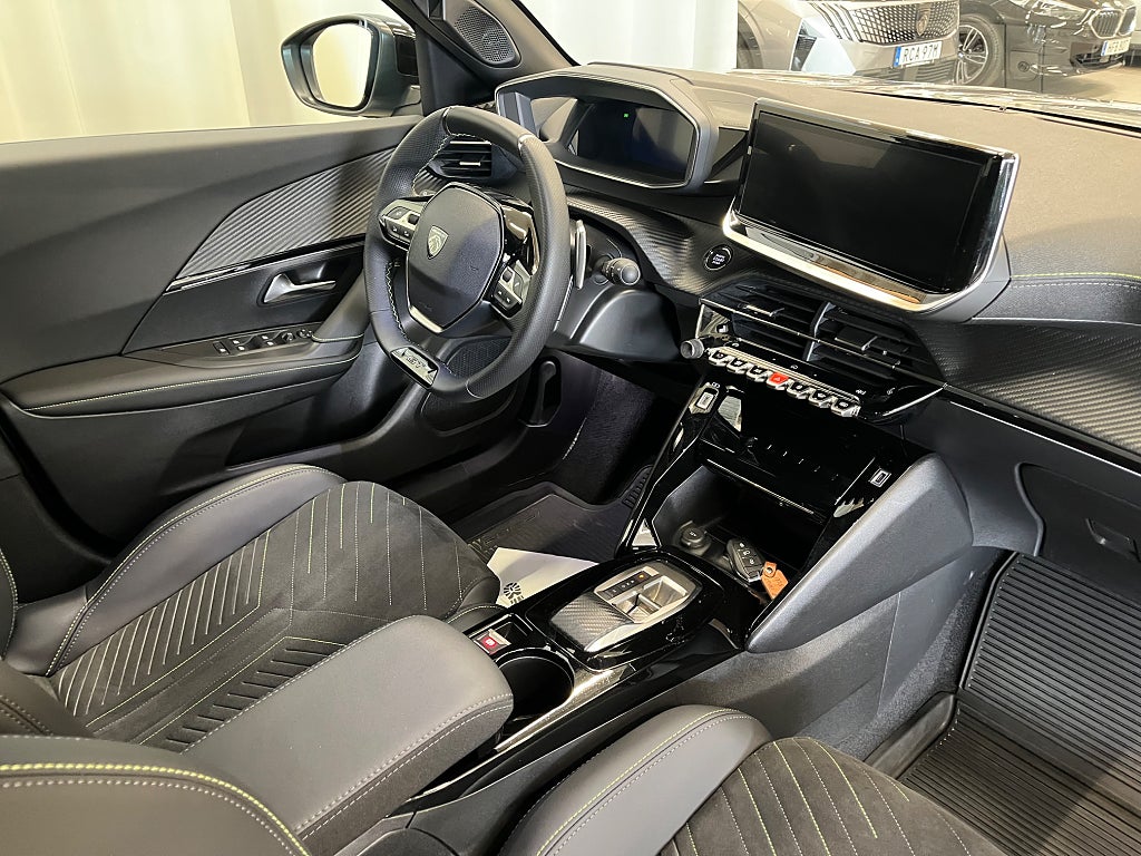 Peugeot 2008 GT 1.2  130 Aut thumbnail