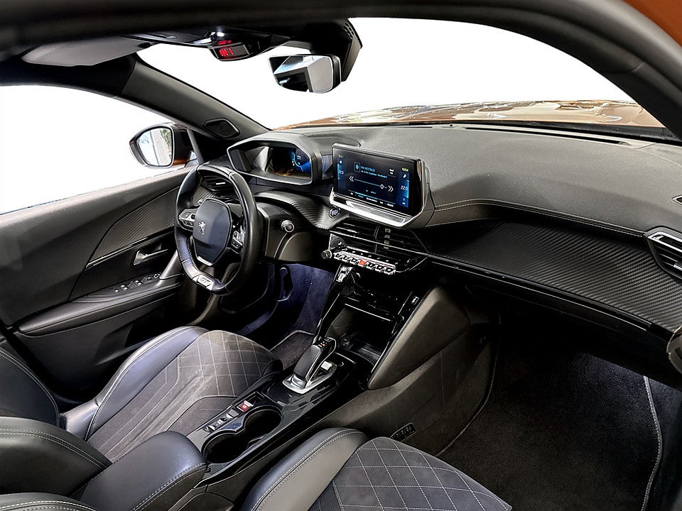 Bild på Peugeot E-2008 GT 50kWh 136hk Aut B-KAMERA CARPLAY