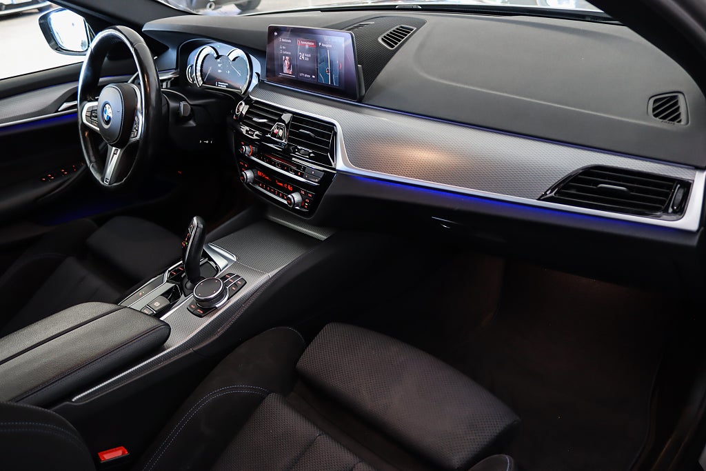 BMW 530i Sedan M-Sport Fullservad Navi Kamera 252hk