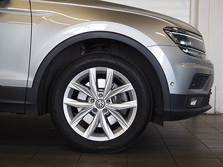 SUV Volkswagen Tiguan 8 av 27