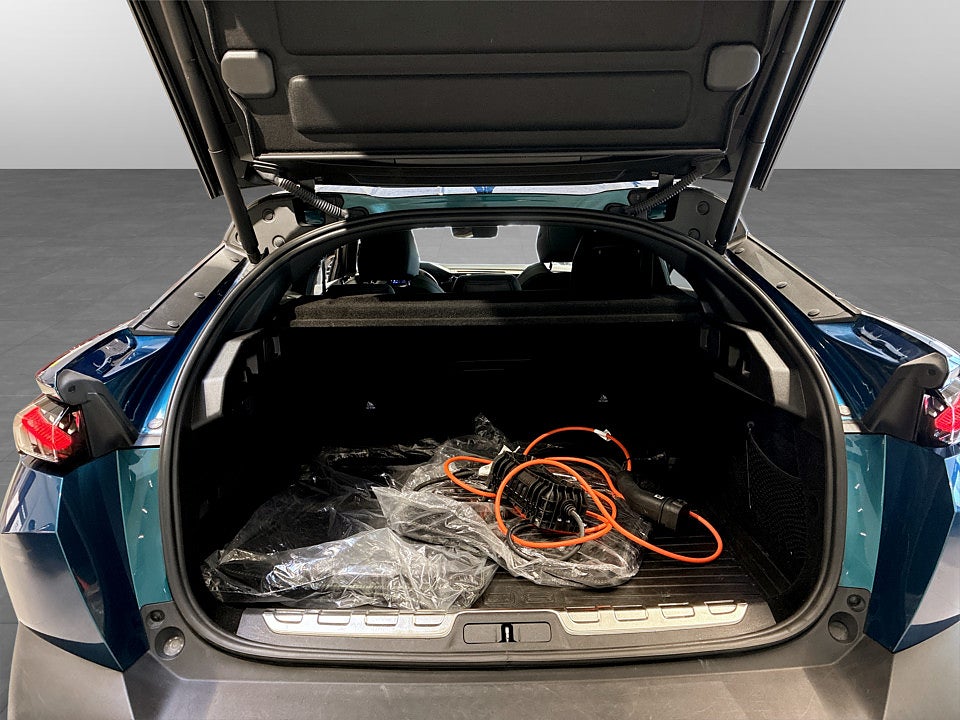 Bild på Peugeot 408 GT PHEV 225hk Aut DRAG PANO ELSTOLAR HELSKINN