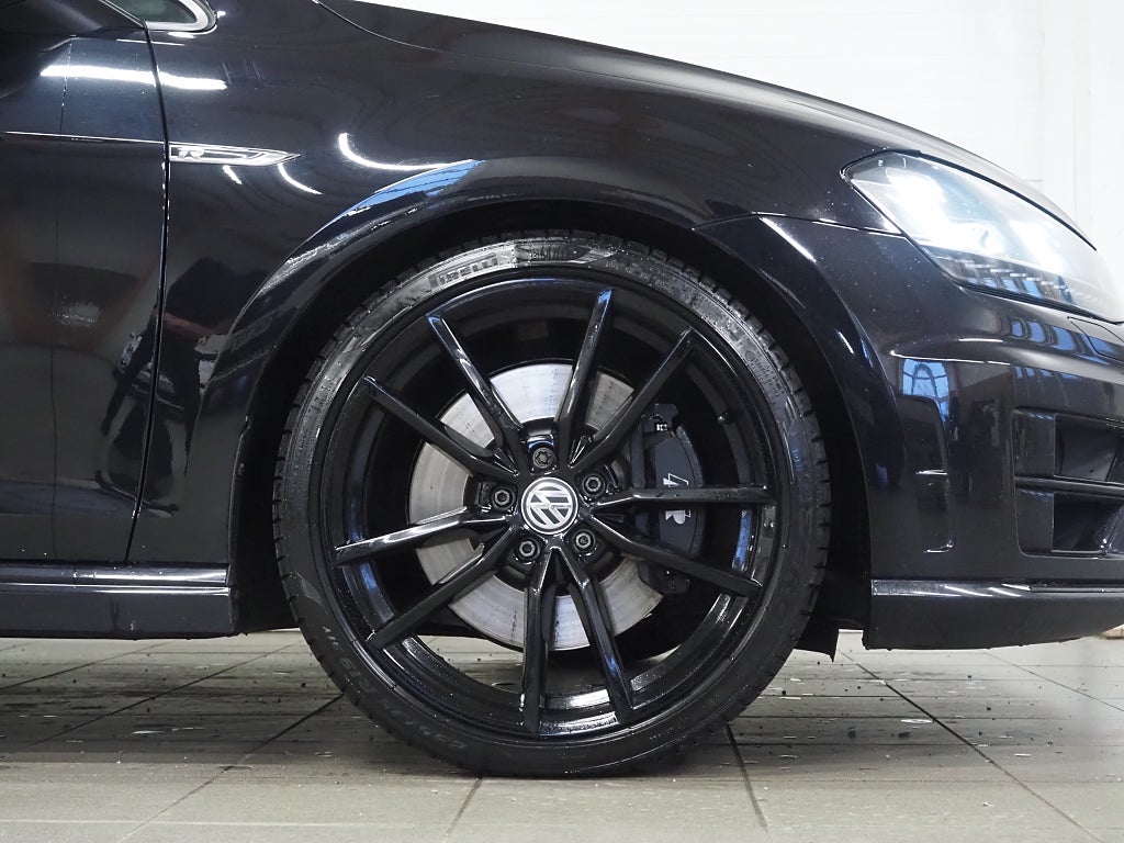 Volkswagen Golf SC R 2.0 TSI 4M 300hk Pano Skinn Dynaudio Keyless Navi 2015