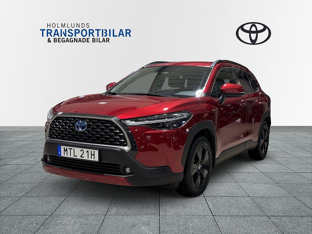 Toyota Corolla Cross Hybrid AWD-i Style(197hk) V-HJUL VÄRMARE