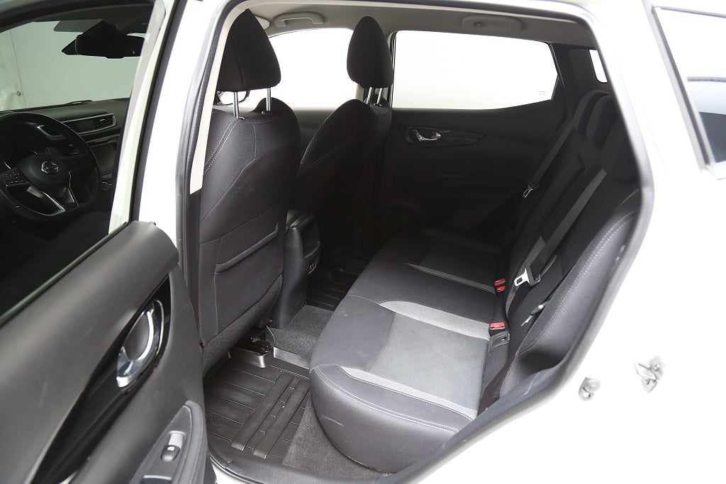 Nissan Qashqai 1,3 DIG-T 140hk 360°-kamera Keyless Navi Drag 2021