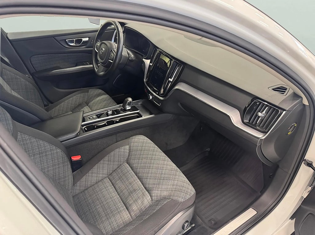 Volvo V60 B4 Geartronic Momentum 7000 Mil - miniatyr 10