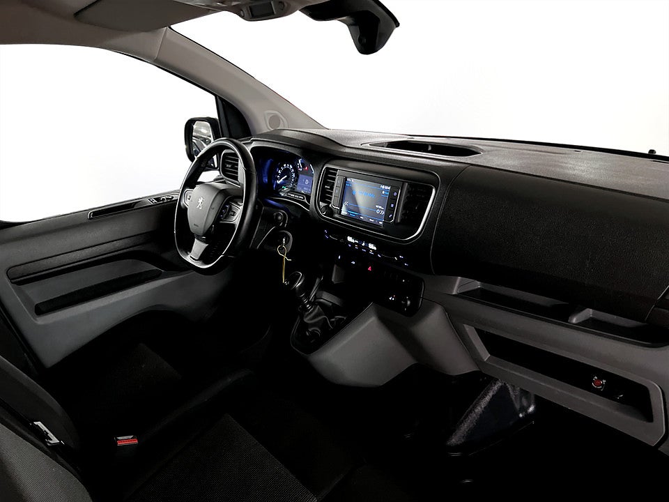 Bild på Peugeot Expert PRO+ 2.0 BHDi 145hk L3 B-KAMERA DRAG