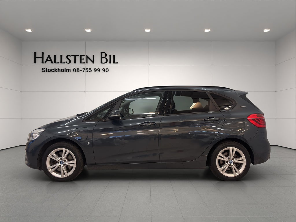 BMW 225xe Active Tourer Sport line Kamera HUD Navi 7867 Mil