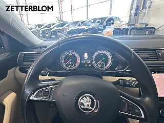 Kombi Skoda Superb 11 av 19