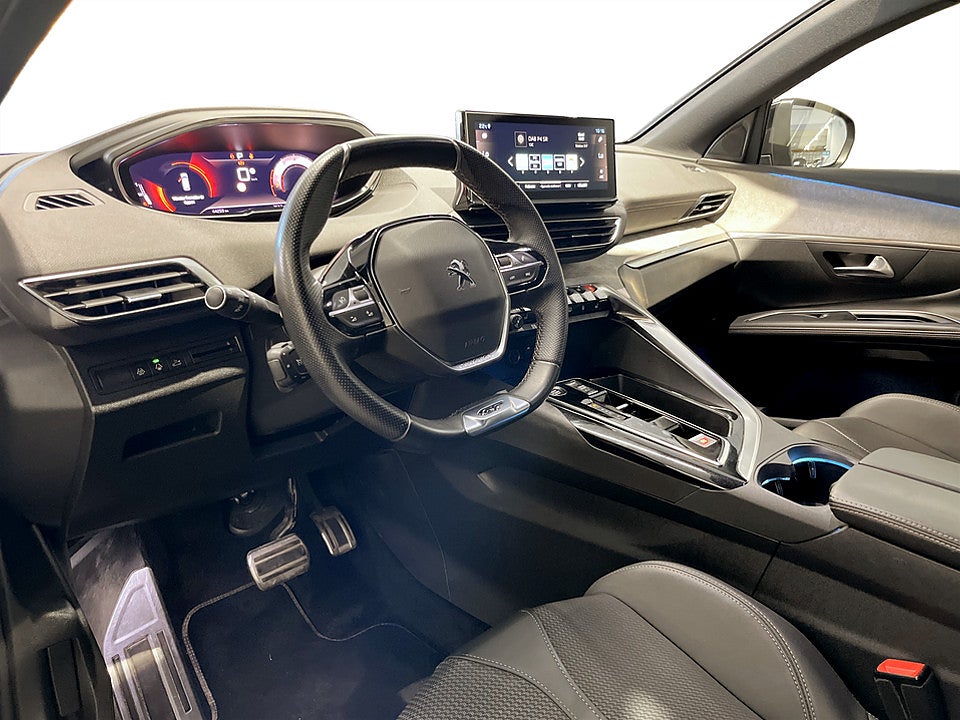 Bild på Peugeot 5008 GT+ 1.2 PT 130hk Aut 7-SITS B-KAMERA CARPLAY