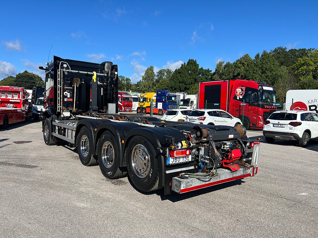Mercedes-Benz Arocs 3251 Tridem Lastväxlare, Fullt Plogutrustad