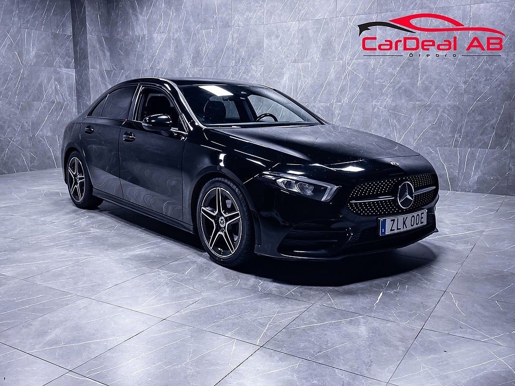 Mercedes-Benz A 180 Sedan 7G-DCT 136hk AMG Line Värmare Kamera Delläder